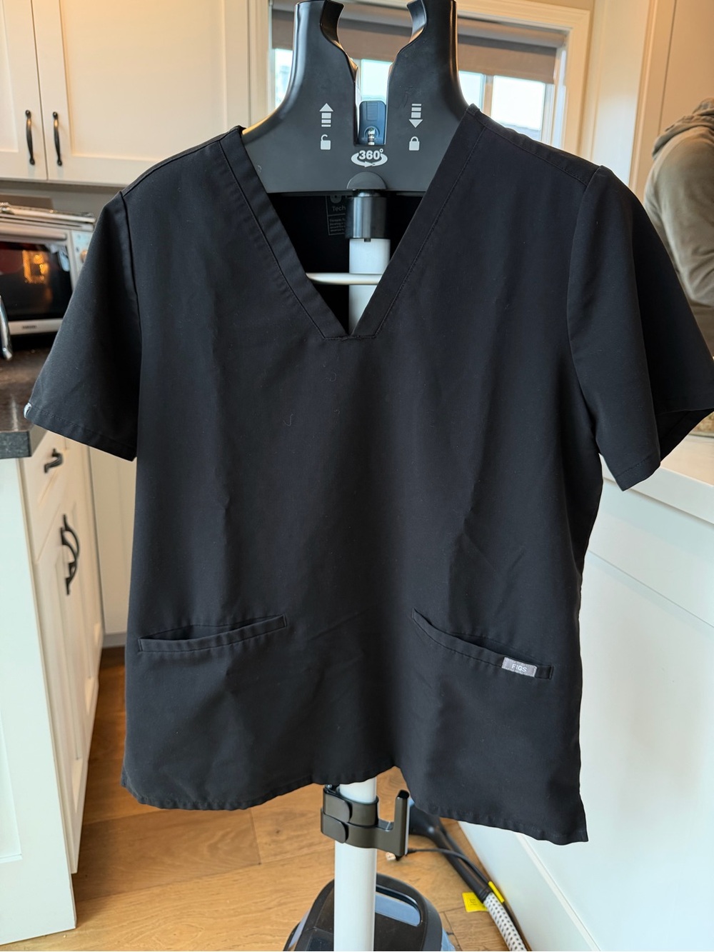 FIGS Black Scrub Set Size Large